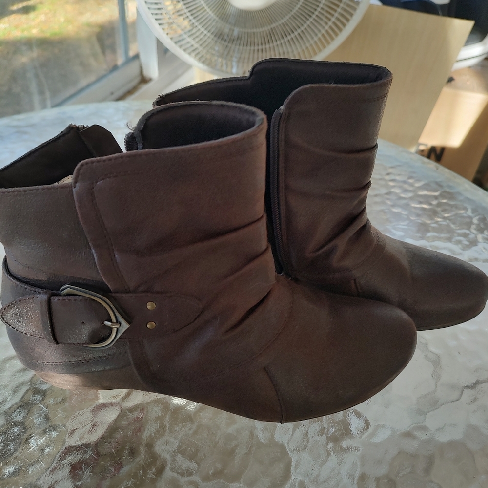 Trapper ankle boots
